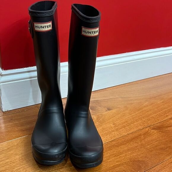 Hunter black tall rain boots size 37 US 6 - Picture 2 of 11
